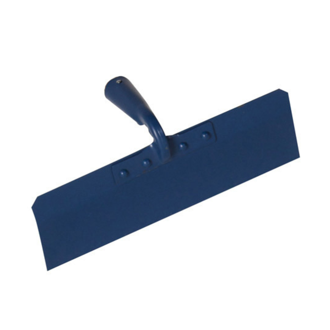 outils de chantier pour préparer le terrain : racloir de cantonnier